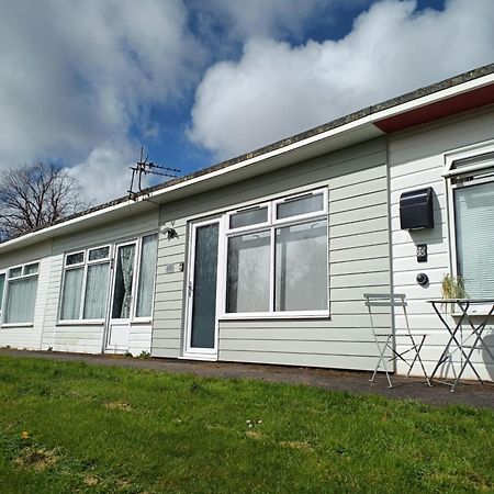 Sandy Toes 435 Norton Park Dartmouth Exterior photo
